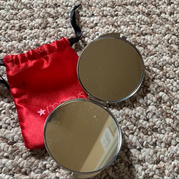 Macy’s compact mirror - Picture 2 of 3